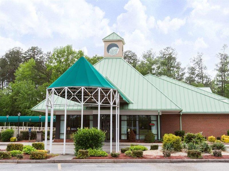 Days Inn by Wyndham Petersburg/South Fort Lee Exterior foto
